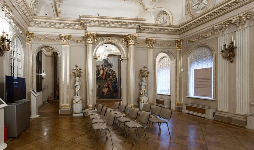 Интерьер Большого зала – дворцы и особняки от 390 рублей