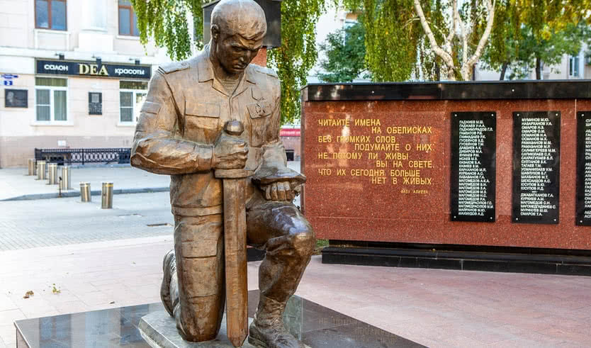 Скульптура сотрудника правоохранительных органов в Махачкале – дагестан от 28800 рублей