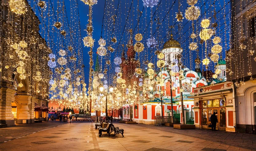 Никольская улица перед Новым годом – туры по России от 12050 рублей