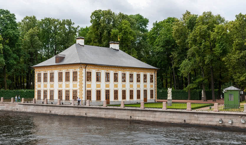 Летний дворец Петра Первого – экскурсии и программы для детей от 2200 рублей