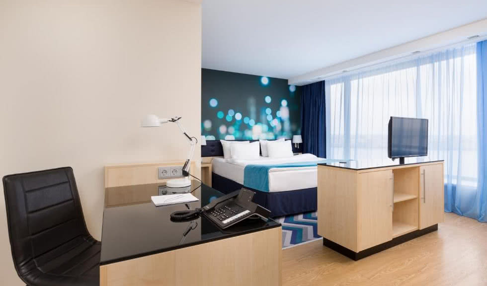 Отель Санкт-Петербург – делюкс с видом на Неву