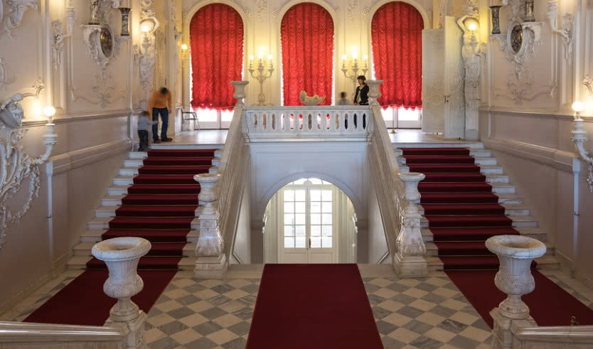 Пушкин (Царское Село) — автобусная экскурсия для школьников от 25100 рублей