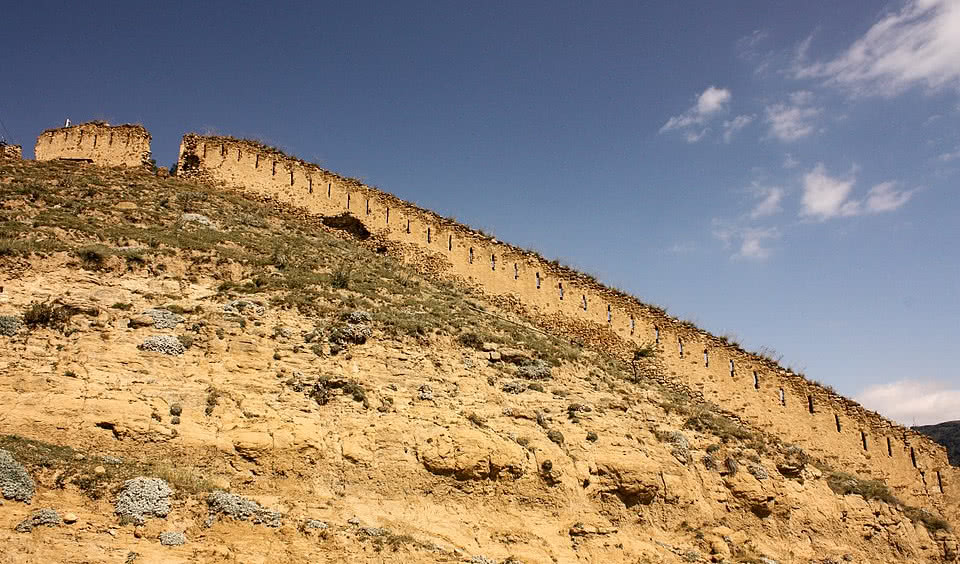 Фрагмент крепостной стены в Гунибе – дагестан от 24300 рублей