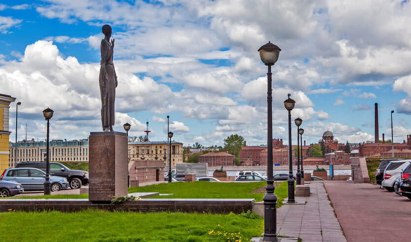 Петербург Ахматовой с посещением Музея Анны Ахматовой в Фонтанном Доме (для заказных групп) – автобусные экскурсии для организованных групп от 1160 рублей