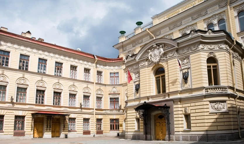 От тенора до баса: легендарные голоса петербургской сцены (для заказных групп) – тематические экскурсии