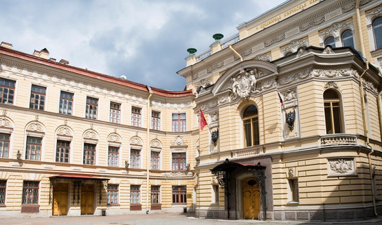 От тенора до баса: легендарные голоса петербургской сцены (для заказных групп) – тематические экскурсии