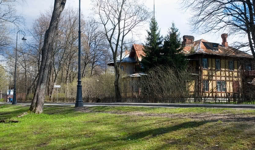 Дача Гаусвальд – пешеходные экскурсии