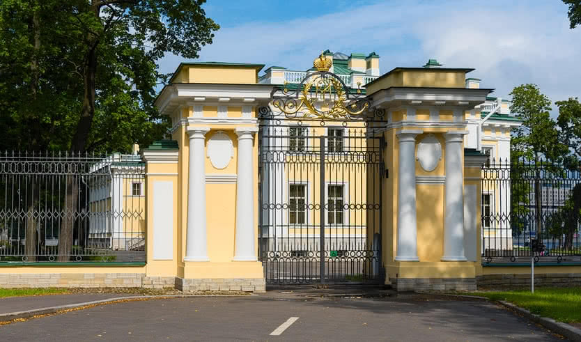 Каменный остров, часть 2 – Пешеходные экскурсии от 600 рублей