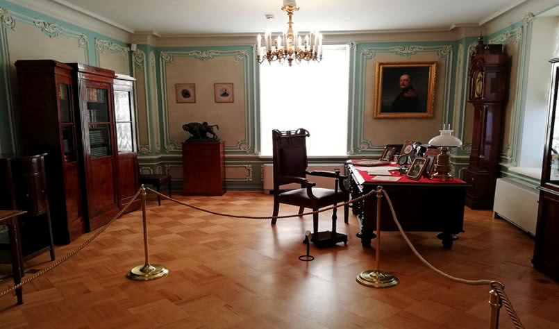 Петергоф и Ораниенбаум — Индивидуальные (VIP) экскурсии и туры от 5500 рублей