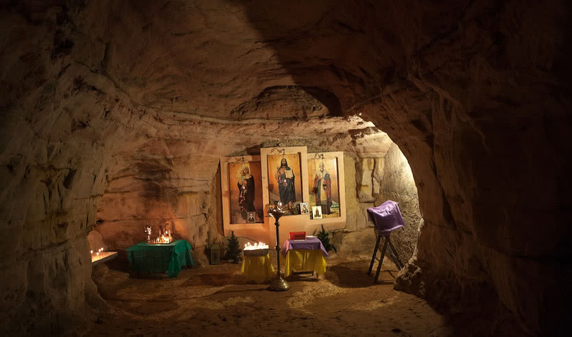 Масленица со скоморохами подземелья в Саблинских пещерах (для групп) — Экскурсии для организованных групп от 2850 рублей