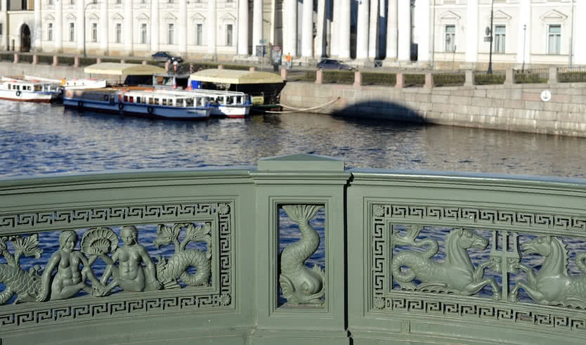 Перила Аничкова моста – квесты для школьников от 1030 рублей