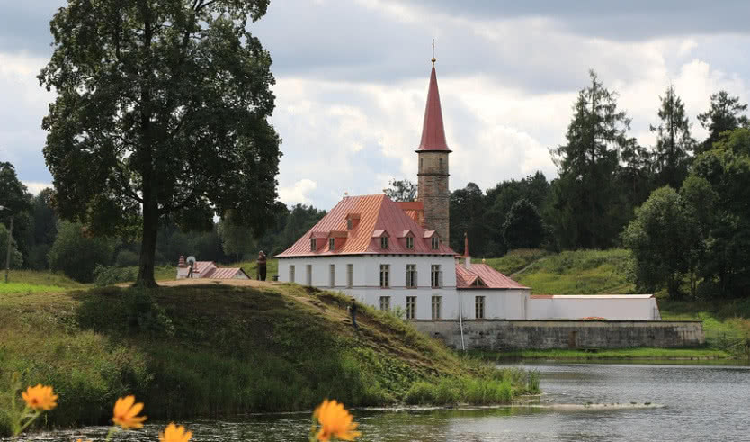 Гатчина — автобусная экскурсия для школьников от 26500 рублей