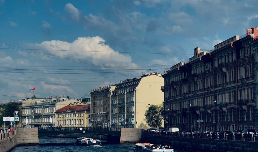 Праздничная экскурсия по Петербургу с шампанским 