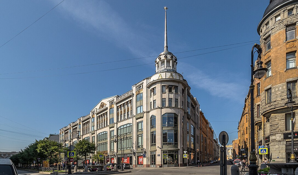 Универмаг «ДЛТ» на Большой Конюшенной улице – пешеходные экскурсии от 1100 рублей