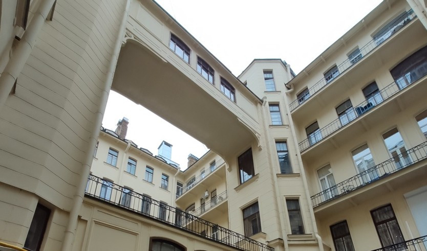 Двор дома Бака – пешеходные экскурсии от 750 рублей