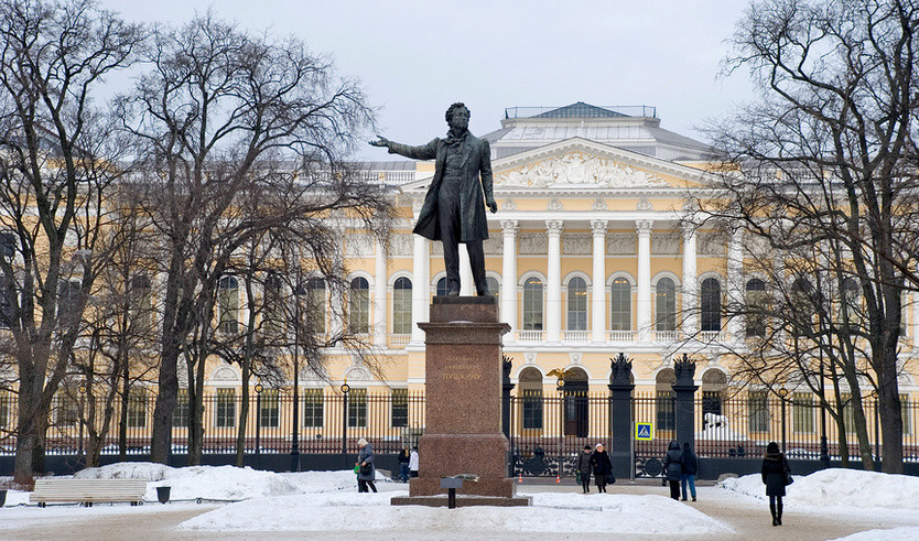 Памятник А.С.Пушкину на площади Искусств — Сборные экскурсии, мастер-классы, квесты для школьников в Санкт-Петербурге от 900 рублей
