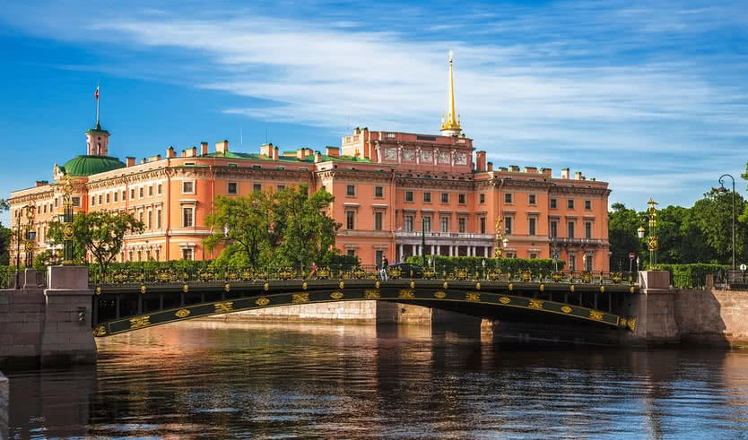 Михайловский замок – водные обзорные от 1100 рублей