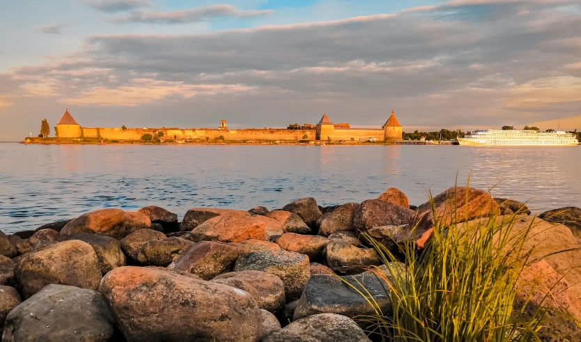 На катере в Орешек — Индивидуальные (VIP) экскурсии и туры в Санкт-Петербурге от 12000 руб.