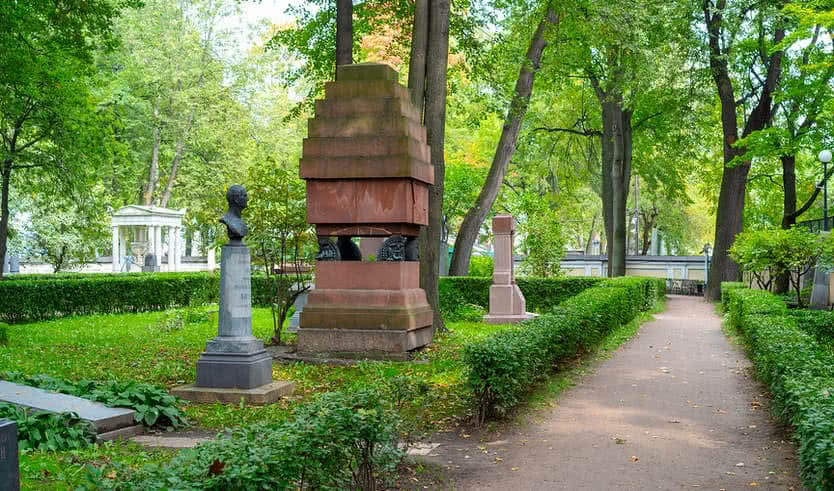 Некрополь Александро-Невской Лавры (для школьников) – экскурсии и программы для детей от 330 рублей