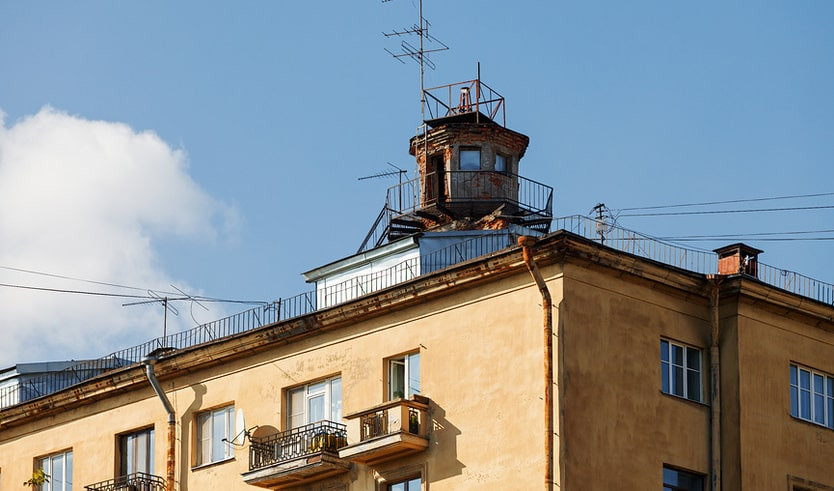 Старое здание в центре города – пешеходные экскурсии от 1100 рублей