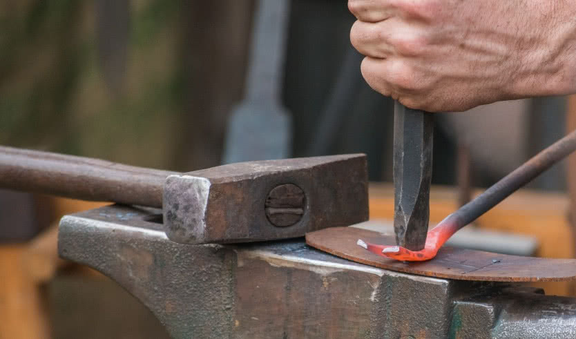 Кузнечный мастер-класс по ковке цельнометаллического ножа – необычные экскурсии от 4400 рублей