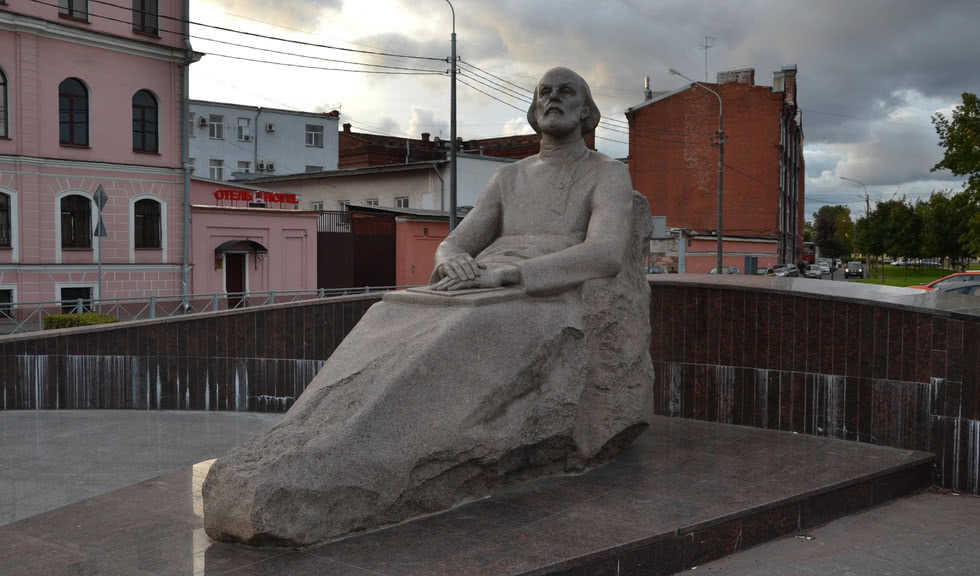 «От Балтийской до Нарвской» – пешеходные экскурсии от 1100 рублей