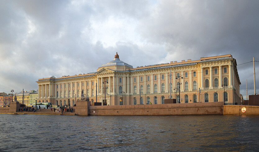Академия трех знатнейших художеств: живописи, скульптуры и архитектуры — Музеи