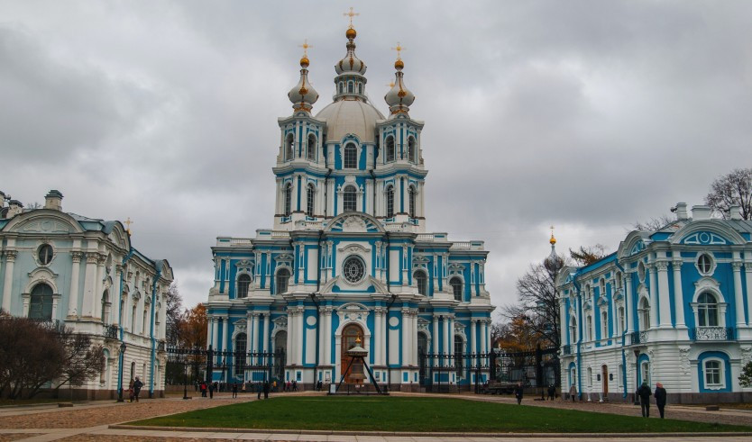 Воплощая замысел Божий (экскурсия по Смольному собору с подъемом на хоры и звонницу) — Музеи и общественные учреждения от 900 рублей