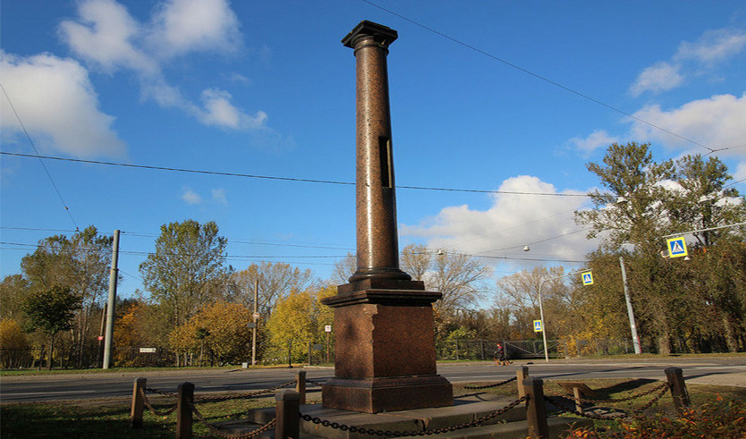 Молвинская колонна – пешеходные экскурсии от 780 рублей