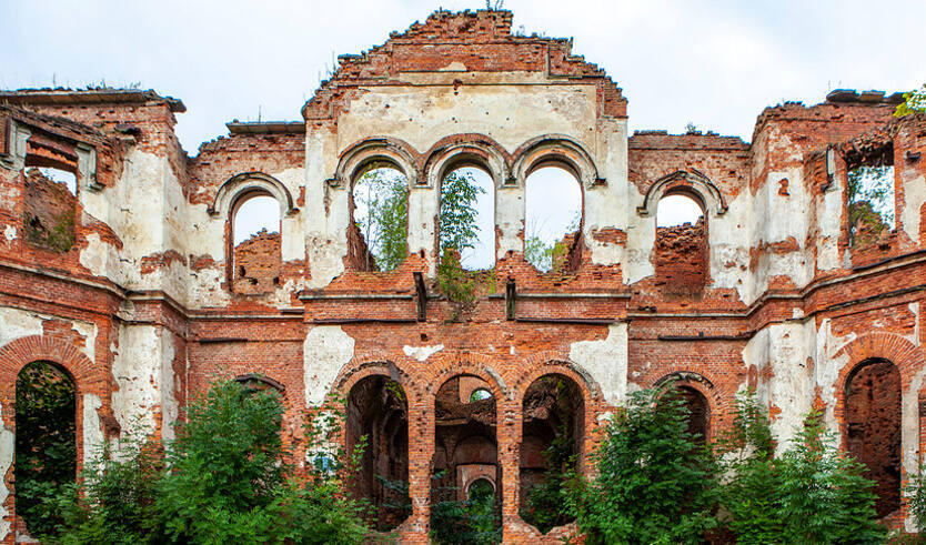 Прелестные уголки южного взморья (с посещением дворца Бельведер и Ропшинского ипподрома) – автобусные загородные экскурсии