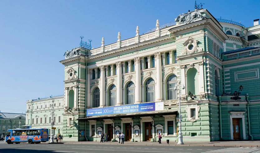 За кулисы Мариинского театра (для школьных групп) — экскурсии и программы для детей от 530 рублей