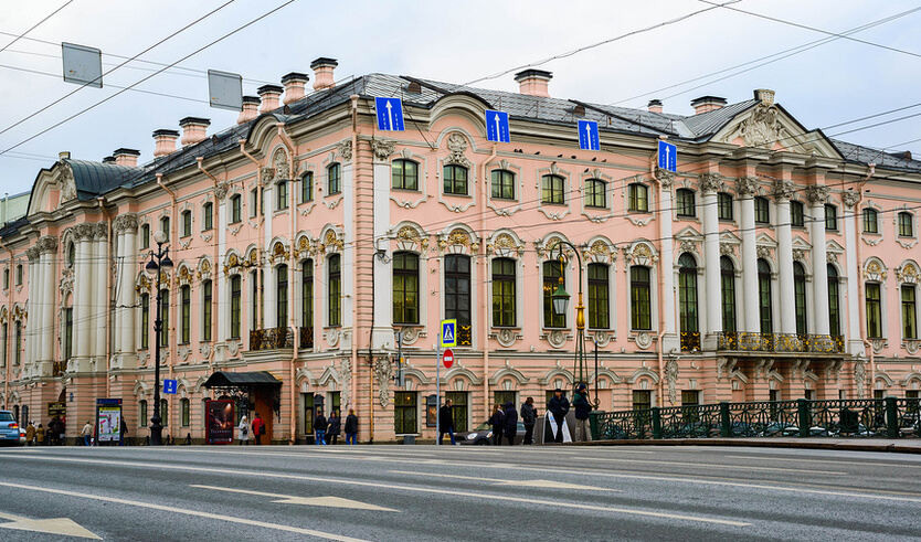 Строгановский дворец — Дворцы и особняки
