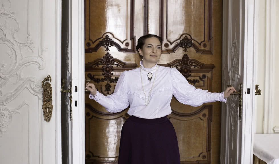 Лютина Ольга - гид по Петербургу - туроператор 