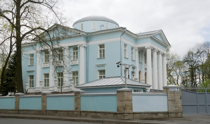 Каменный остров, часть 1 – пешеходные экскурсии для заказных групп от 290 рублей