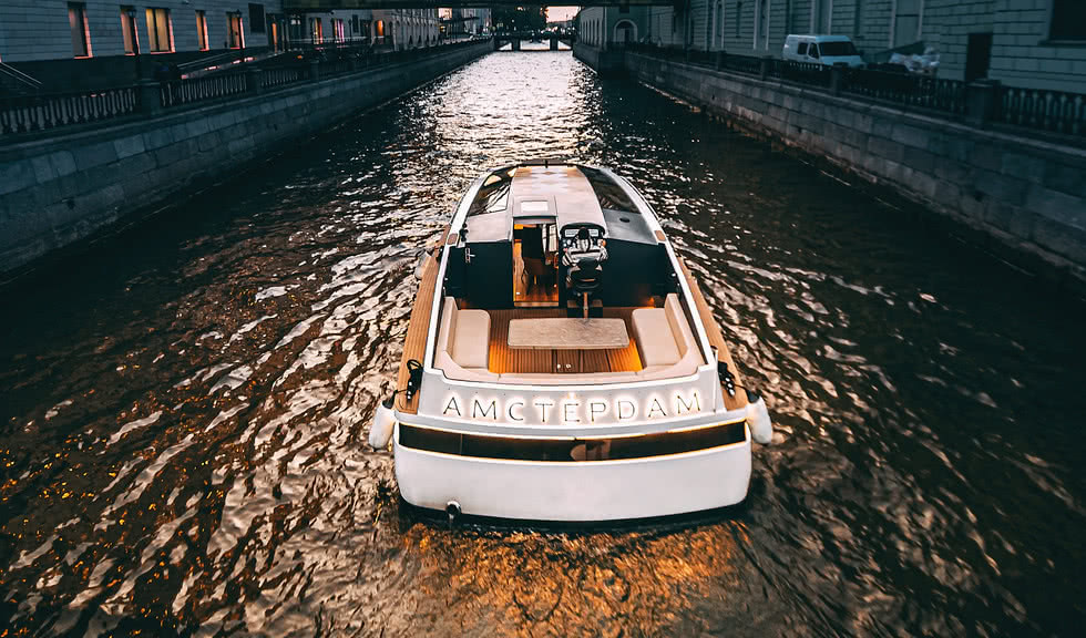 Яхта Амстердам