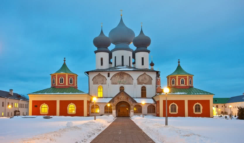 Тихвин, Успенский мужской монастырь – туры в Вологодскую область от 25950 рублей