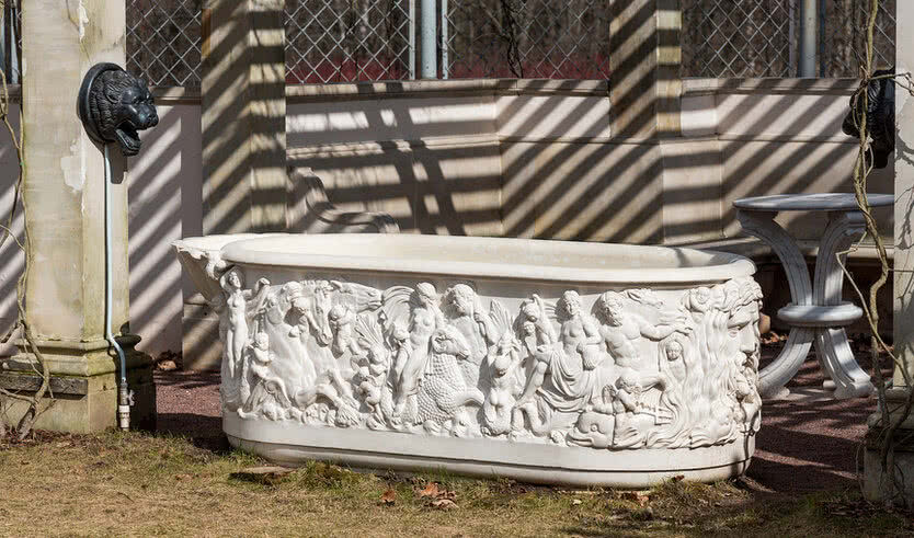 Мраморная ванна в собственном садике Фермерского дворца – экскурсии и программы для детей от 345 рублей