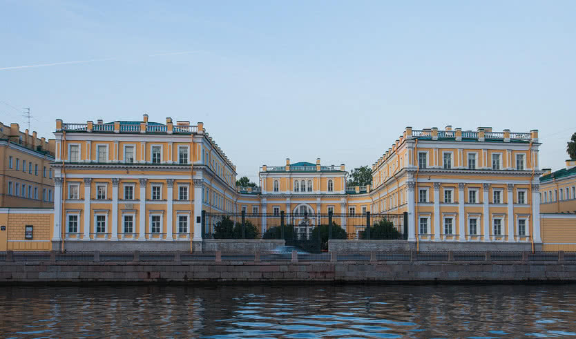Дворы Петербурга (автобусная экскурсия) — автобусная экскурсия