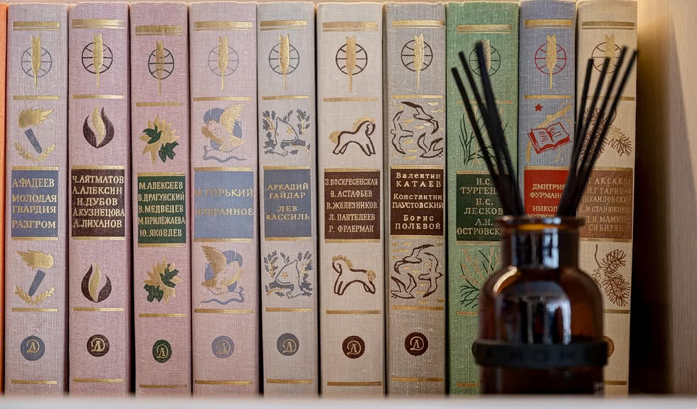 Винная лаунж-библиотека