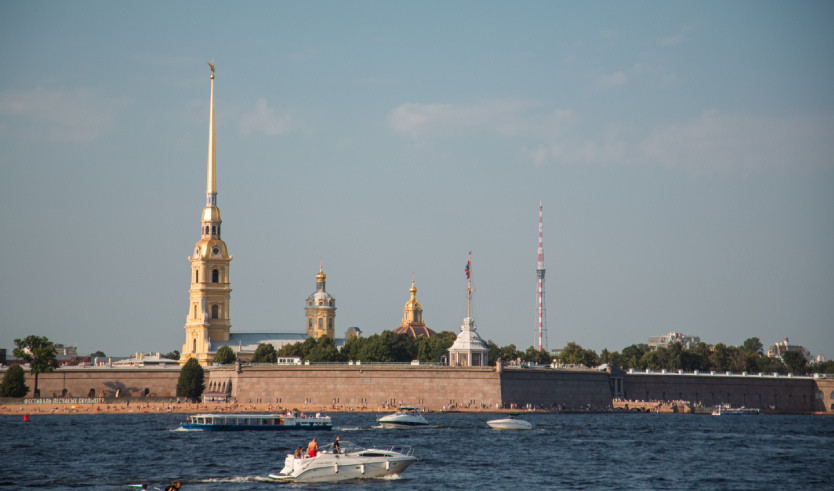 Петропавловская крепость – водные экскурсии по рекам и каналам от 1000 рублей