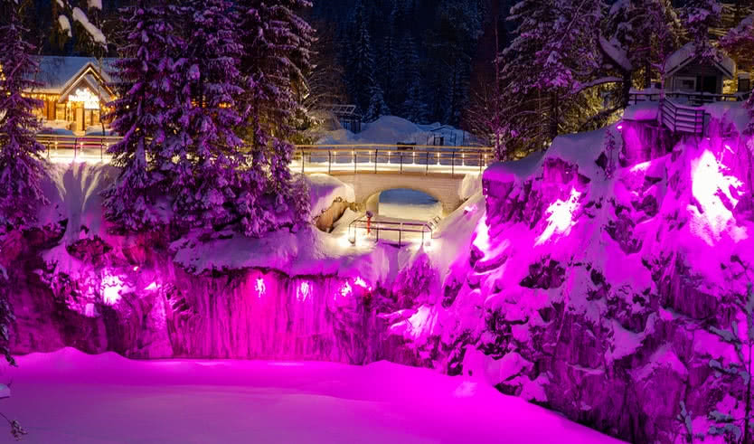 Вечерняя подсветка Мраморного каньона – туры в Карелию от 9650 рублей