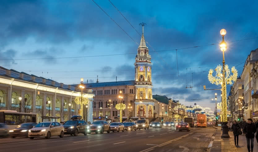 Невский проспект в новогодних украшениях – сборные туры в Санкт-Петербург от 34100 рублей