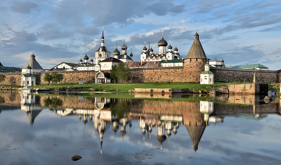 Санкт-Петербург — Старая Ладога — Кижи — Соловецкий Архипелаг — Архангельск — Онега — Петрозаводск — Москва