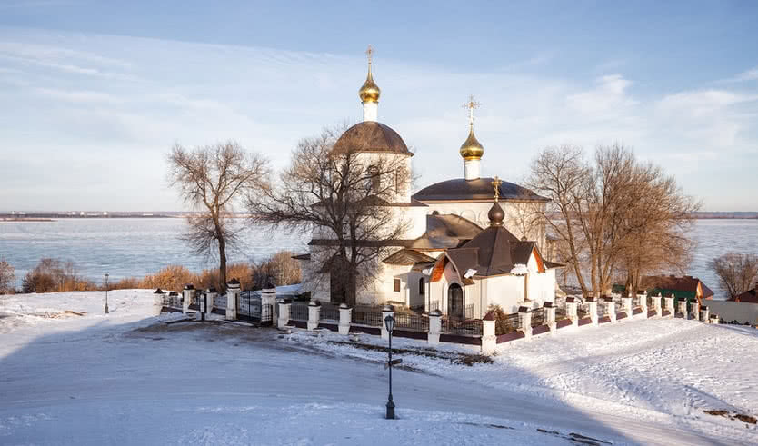 Церковь Константина и Елены на берегу реки Свияга – туры в Казань