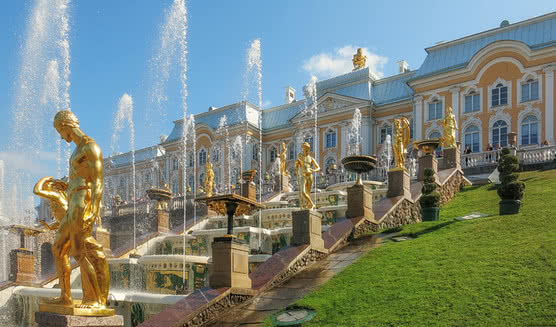 Большой дворец в Петергофе