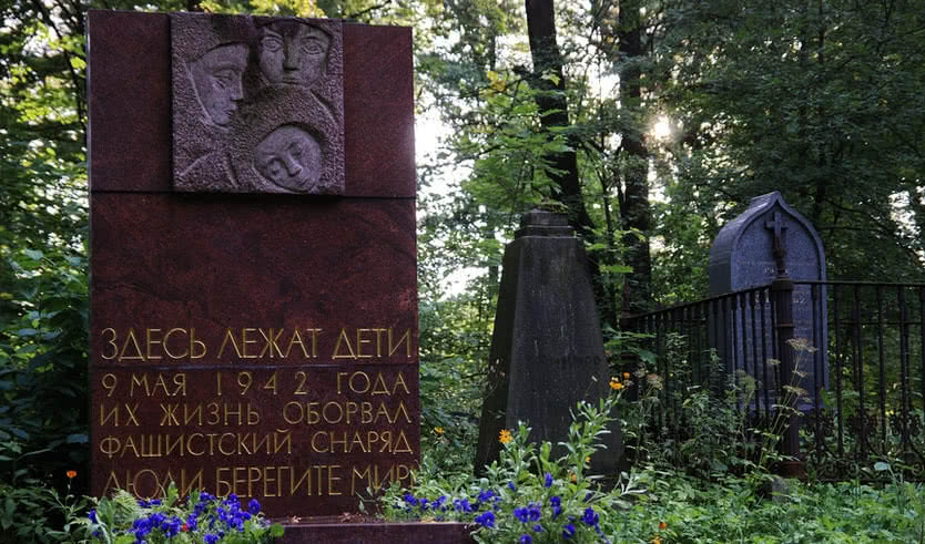 Смоленское лютеранское кладбище – пешеходные экскурсии для заказных групп от 290 рублей