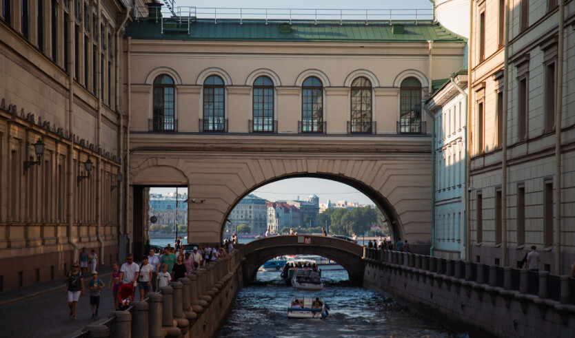Зимняя канавка – водные экскурсии по рекам и каналам от 1100 рублей