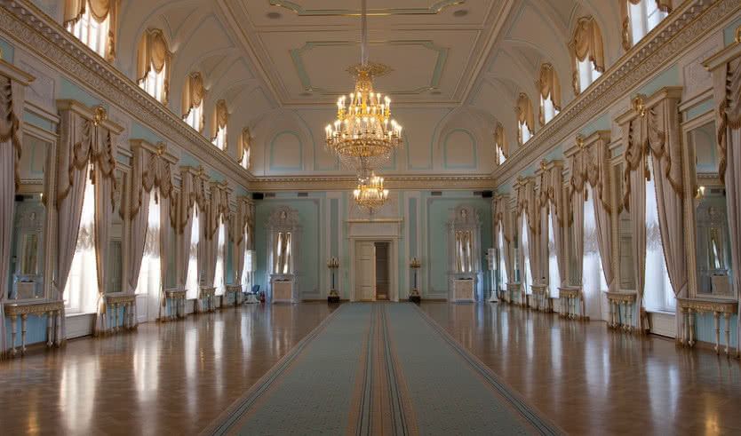 Дворец и вино: ароматное путешествие в Стрельну (Константиновский дворец + дегустация вин) – необычные экскурсии от 33000 рублей