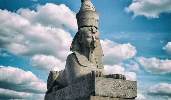 Памятники Санкт-Петербурга. Photo by Julia Kadel on Unsplash