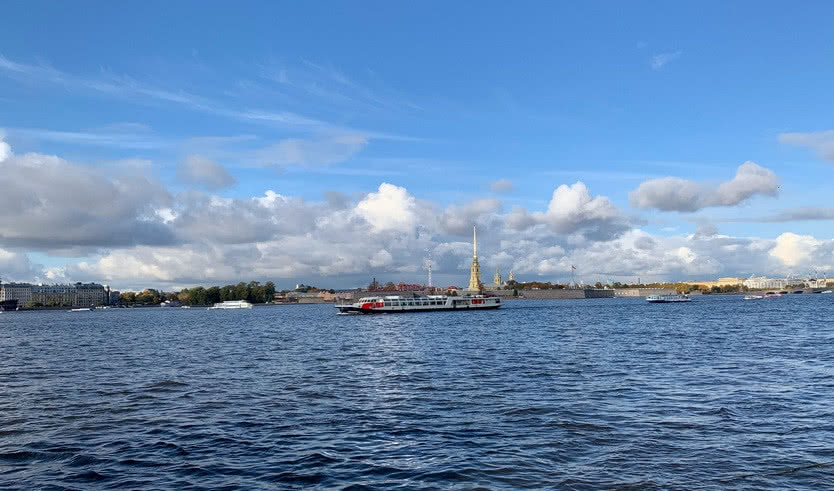 Праздничная экскурсия по Петербургу с шампанским 